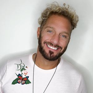 Meet your Posher, Wayne